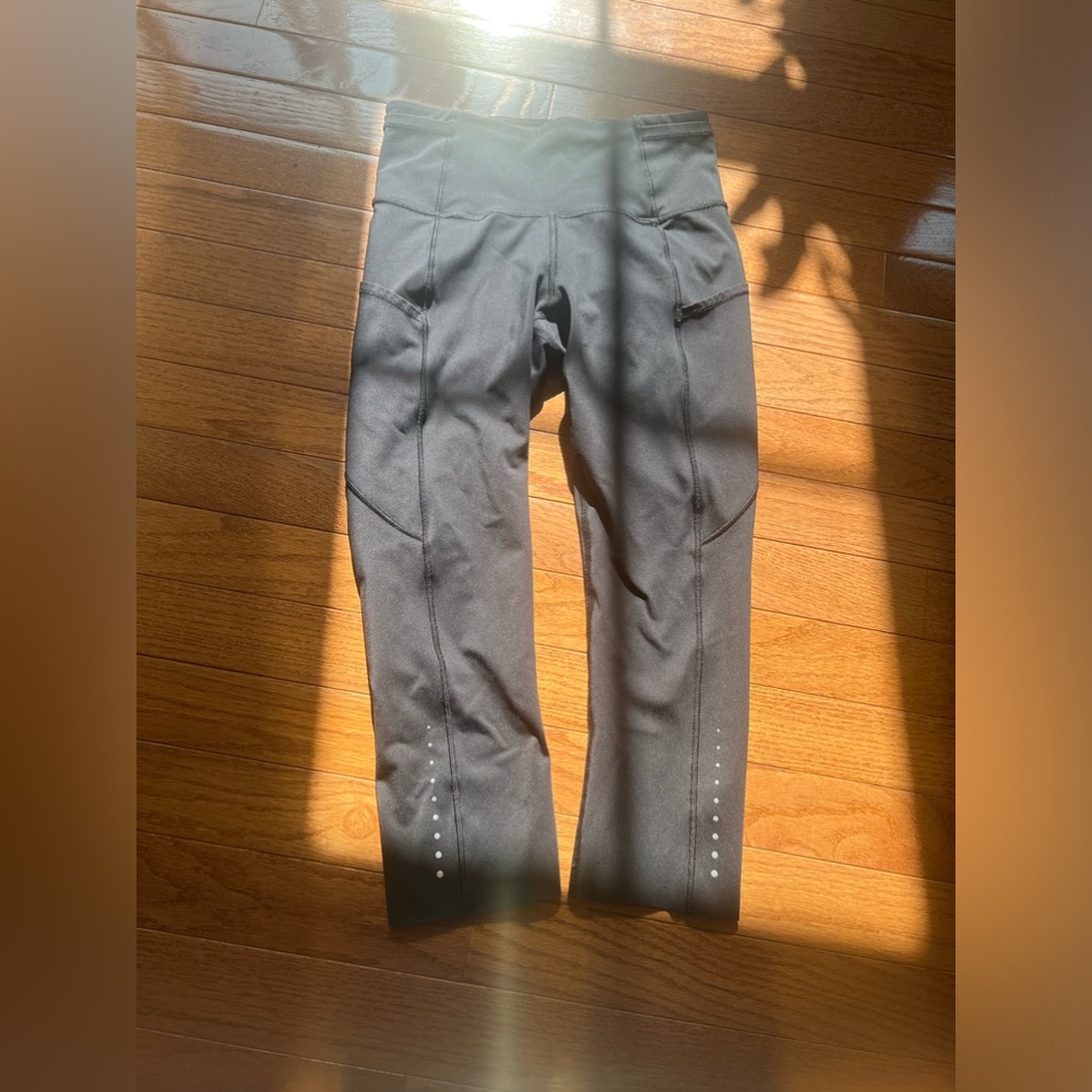 lululemon athletica crop fitness leggings size 4 - Picture 3 of 10